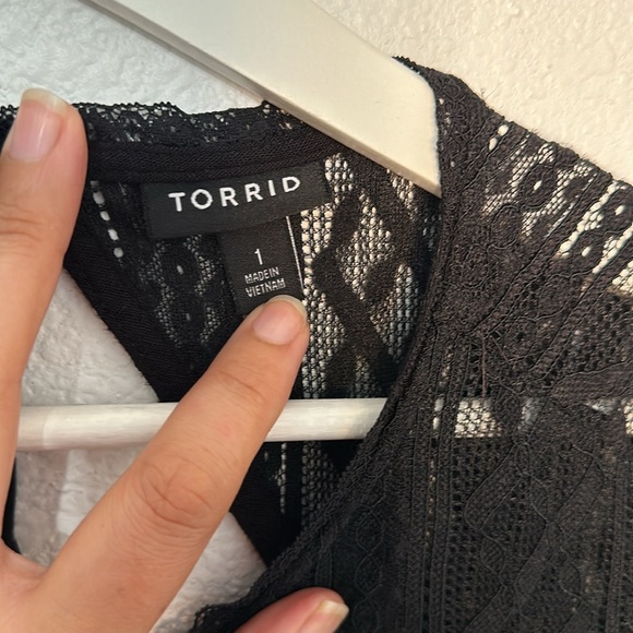 Torrid 1X Deep Black Midi Rayon Slub Lace Trim Dress with Pockets - Picture 8 of 12